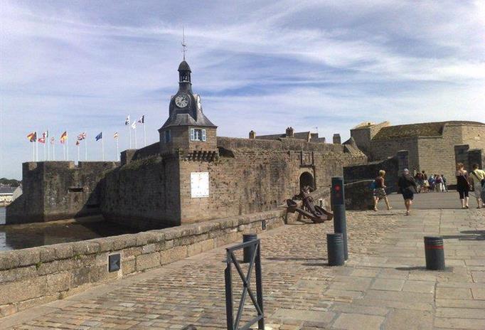 CONCARNEAU appelé aussi "LA VILLE CLOSE"